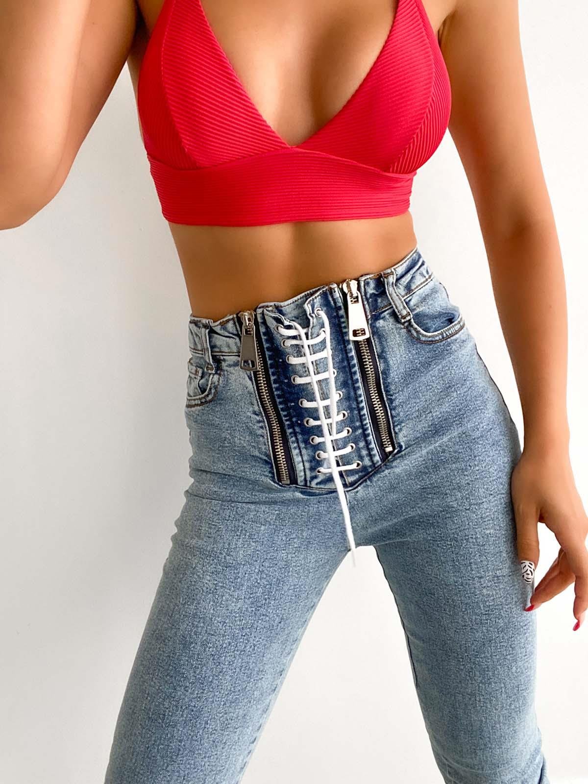 önü bağcık ve fermuar detaylı yırtmaçlı likralı denim pantolon