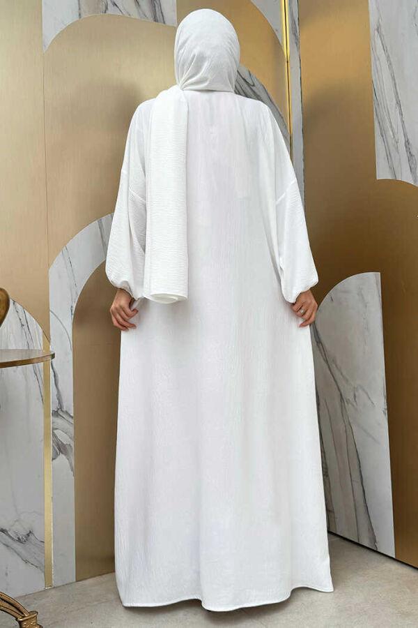 Beyaz Elbisesi Siyah