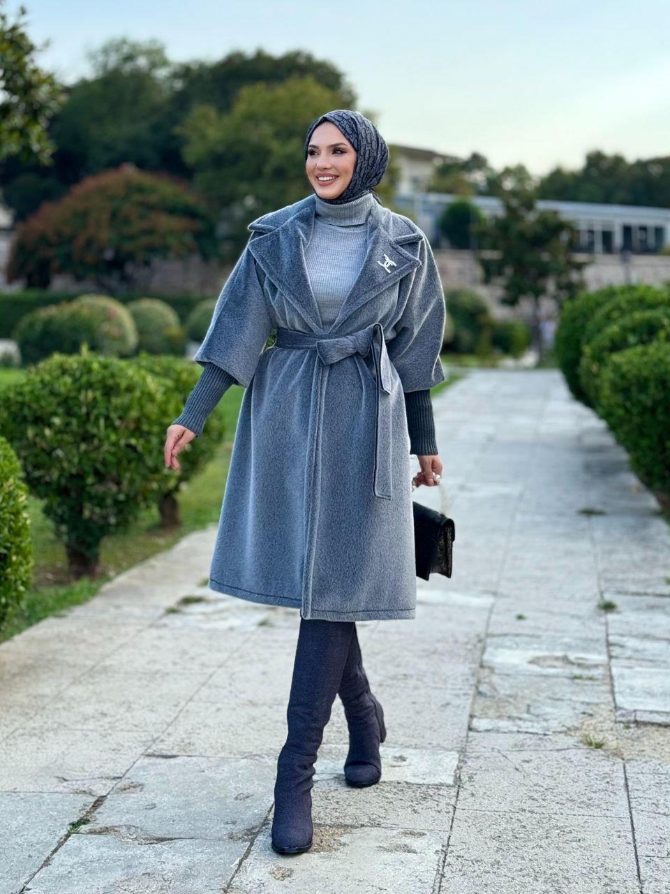 Bronş Detaylı Kaban Gri