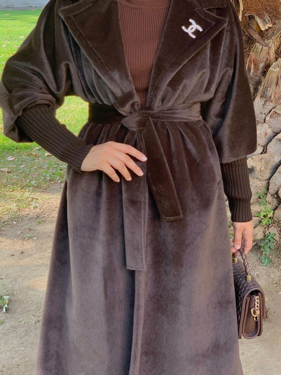 Bronş Detaylı Uzun Kaban Kahverengi