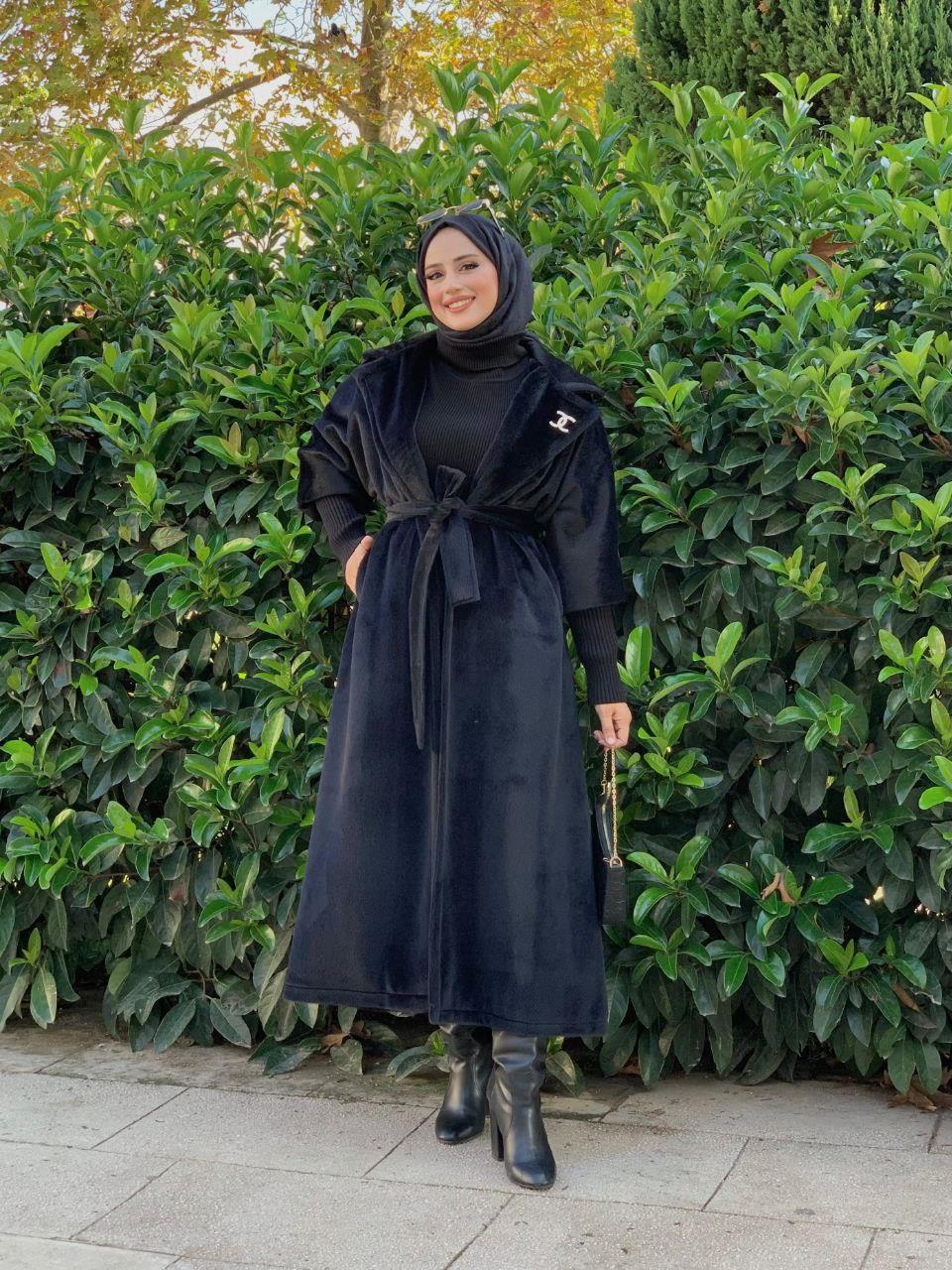 Bronş Detaylı Uzun Kaban Siyah