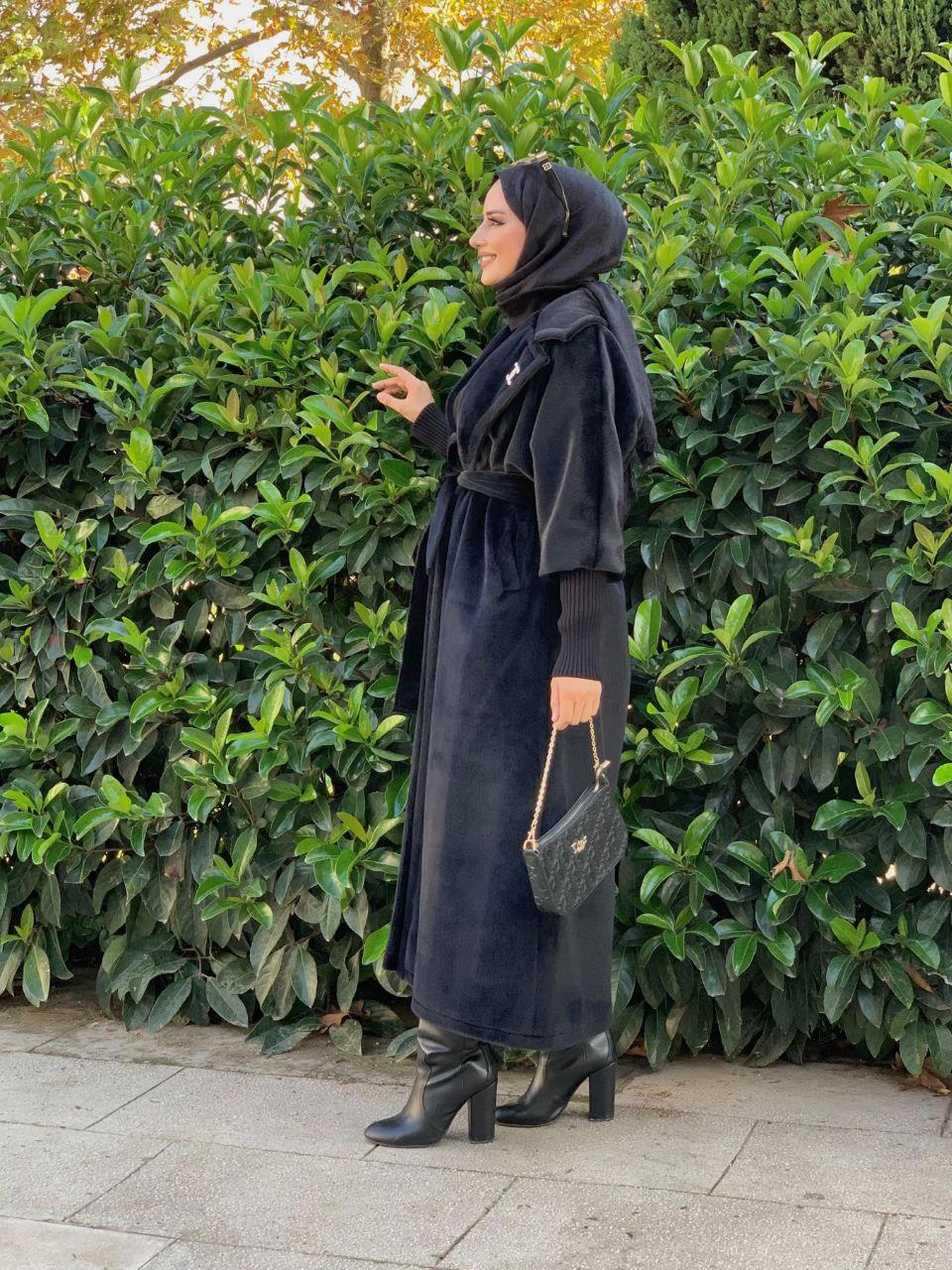 Bronş Detaylı Uzun Kaban Siyah