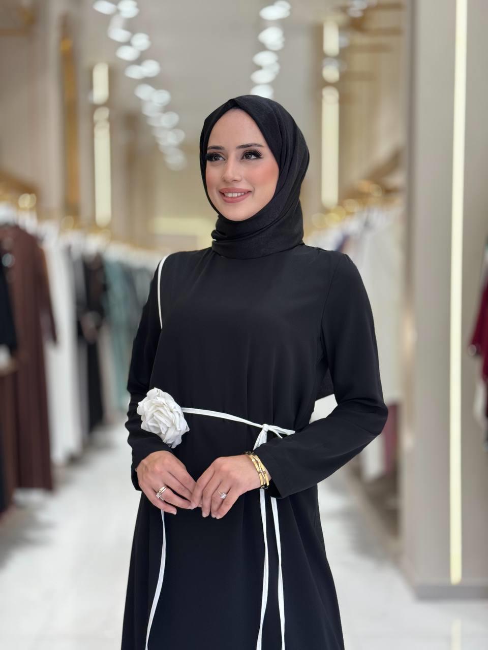 Gül Detaylı Elbise