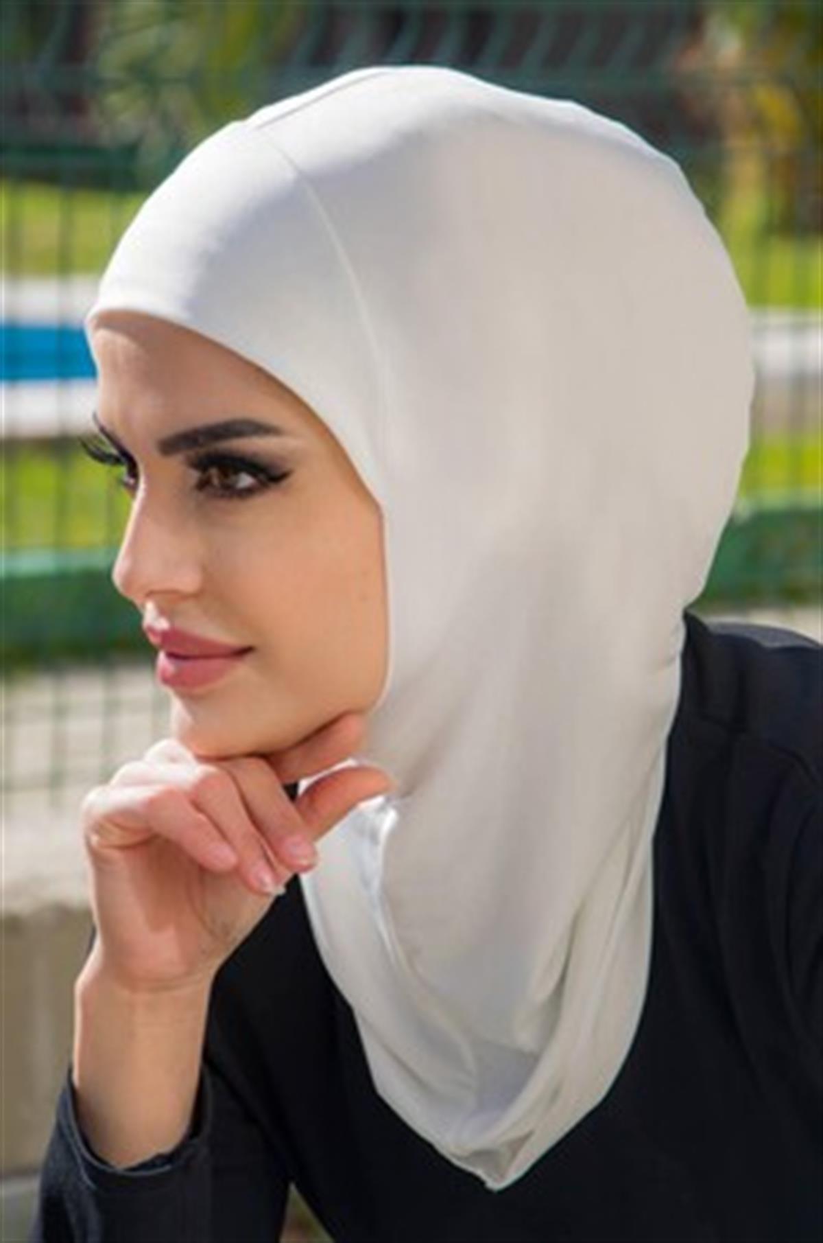 Kırık Beyaz Yüzücü Bonesi