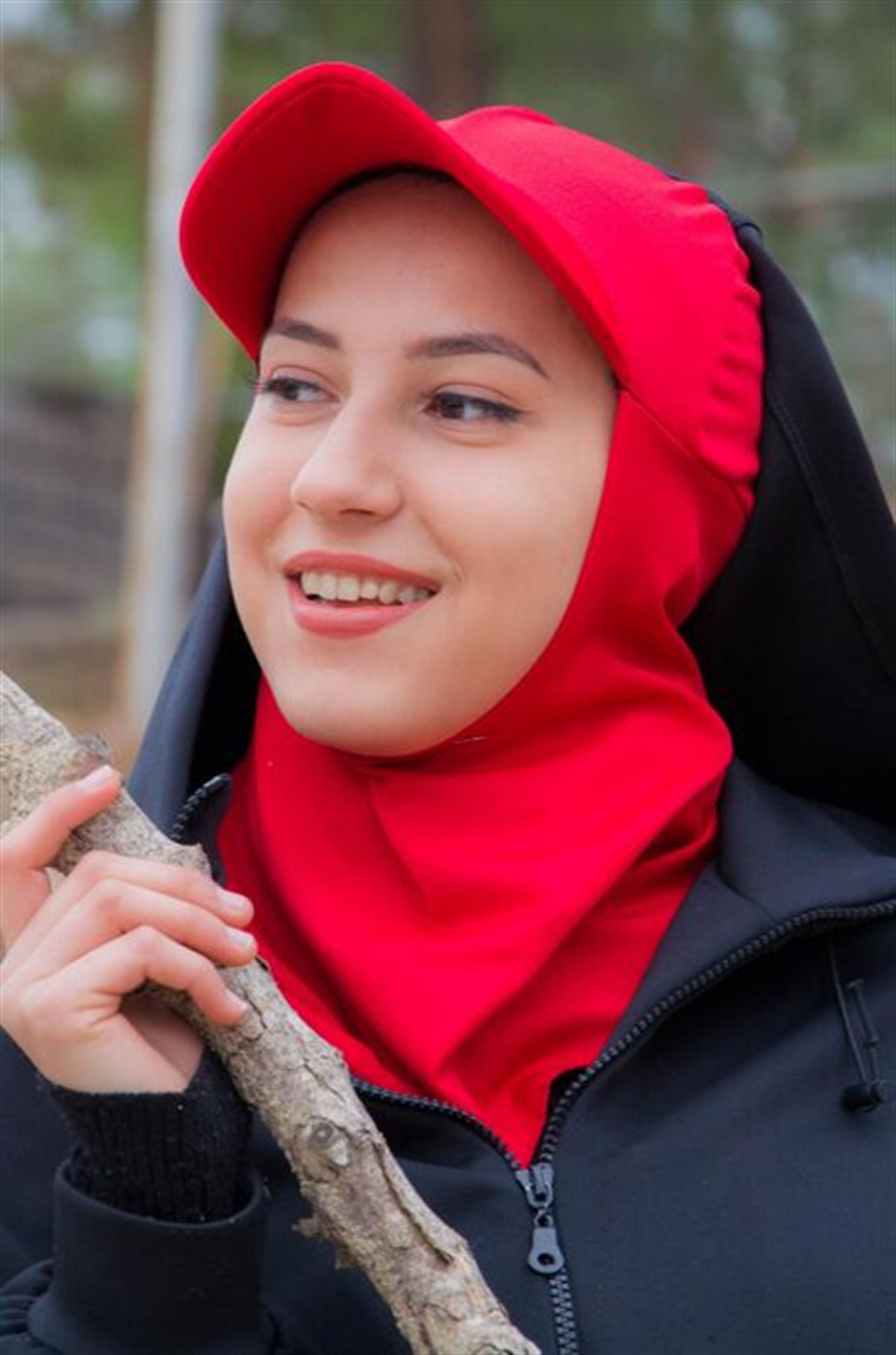 Kırmızı Tesettür Spor Şapka