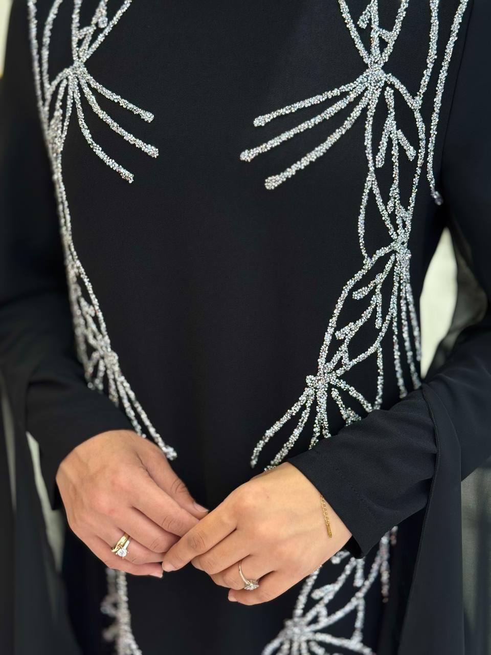 Pelerin Detaylı Taşlı Abiye Elbise Siyah 