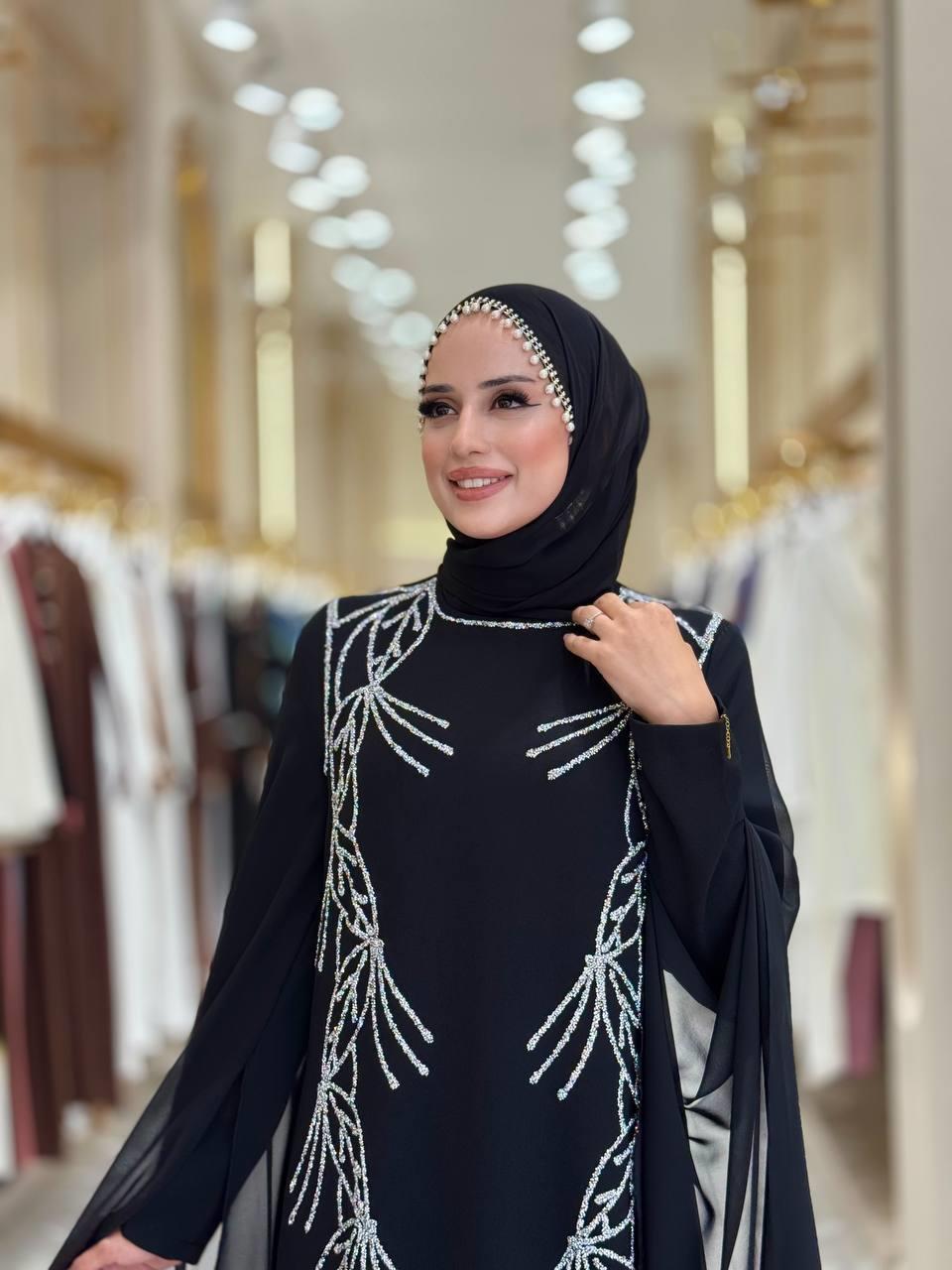 Pelerin Detaylı Taşlı Abiye Elbise Siyah 
