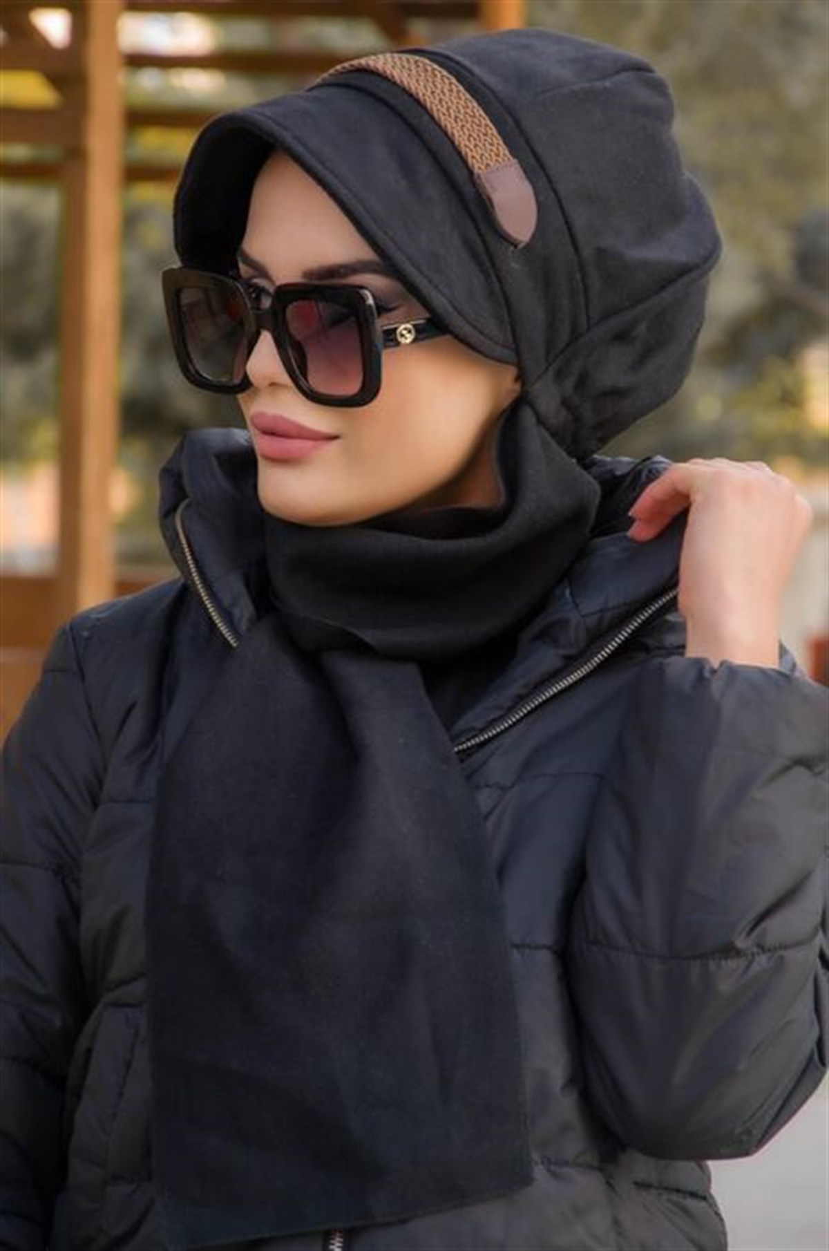 Siyah Kahverengi Detaylı Atkılı Şapka 