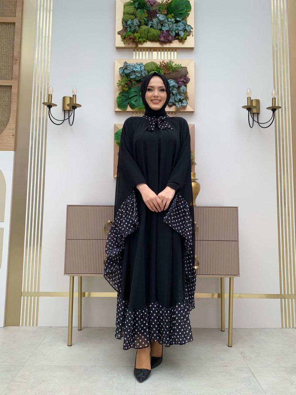 Siyah Pelerinli Elbise Takim