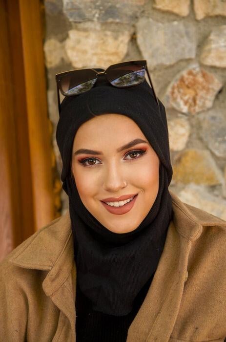 Siyah Yumoş Maskeli Bere 