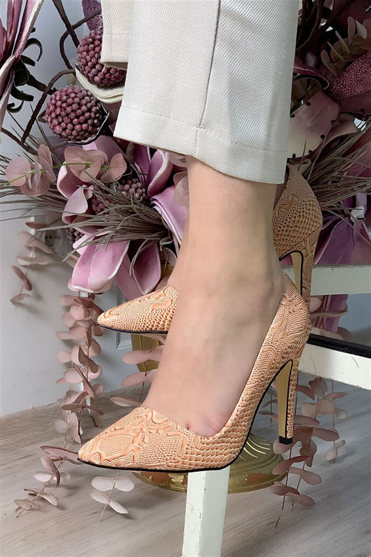 Somon Kabartma Desenli Stiletto 