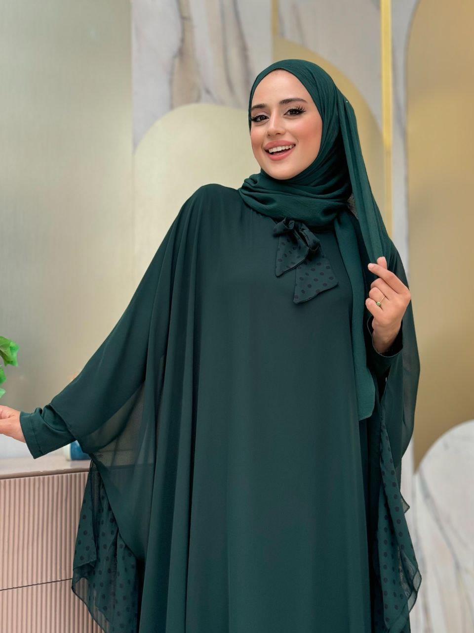 Zümrüt Pelerinli Elbise Takim