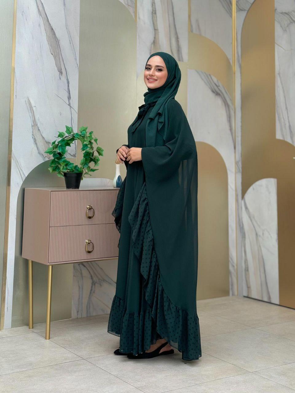 Zümrüt Pelerinli Elbise Takim