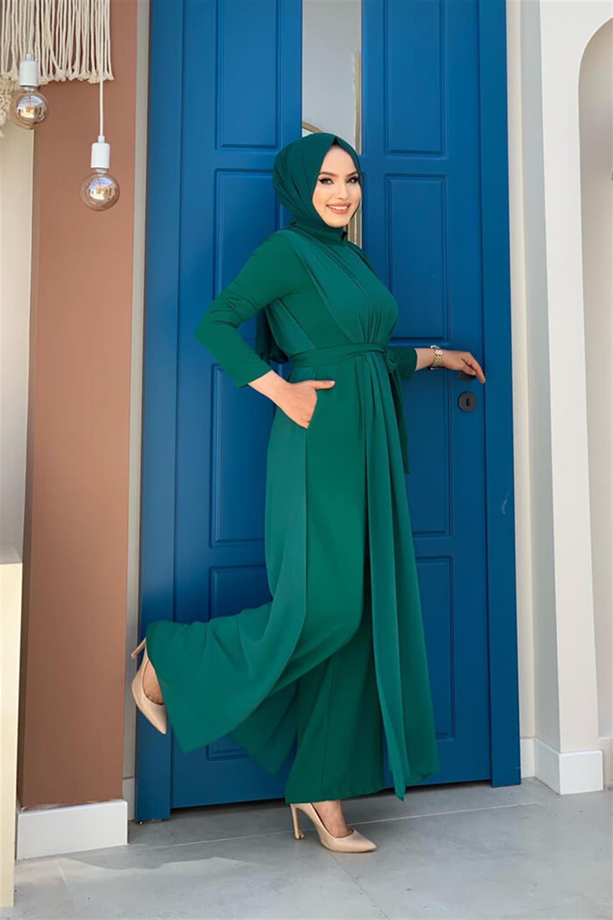 Zümrüt Pelerinli Tulum