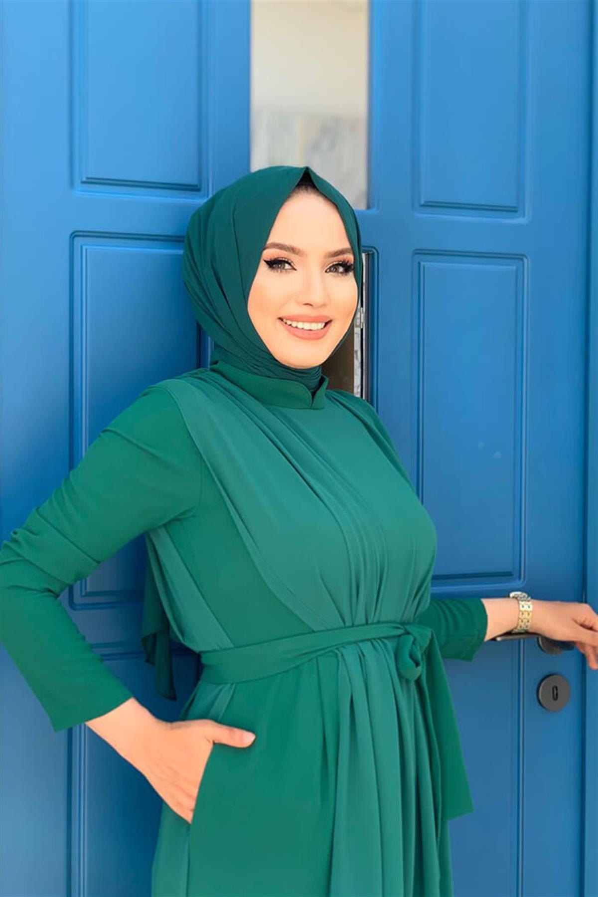 Zümrüt Pelerinli Tulum