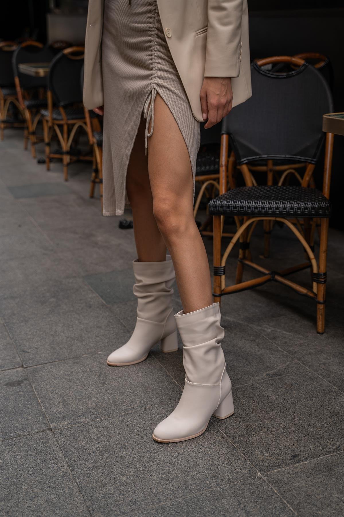 Bej Kadın Büzgü Detaylı Topuklu Kadın çizme