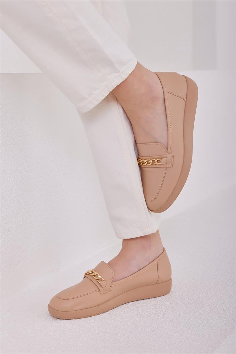 Bej Kadın Zincir Detaylı Babet