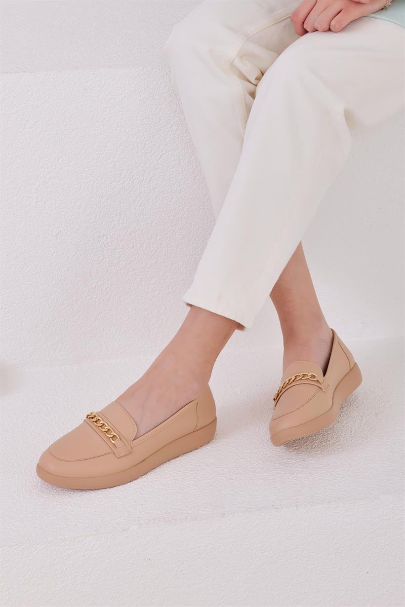 Bej Kadın Zincir Detaylı Babet