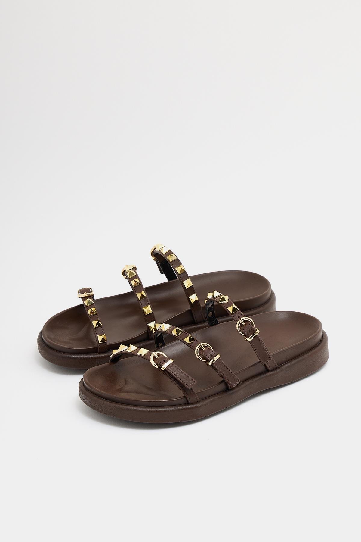 Gold Zımba Detaylı Trend Terlik Kahverengi