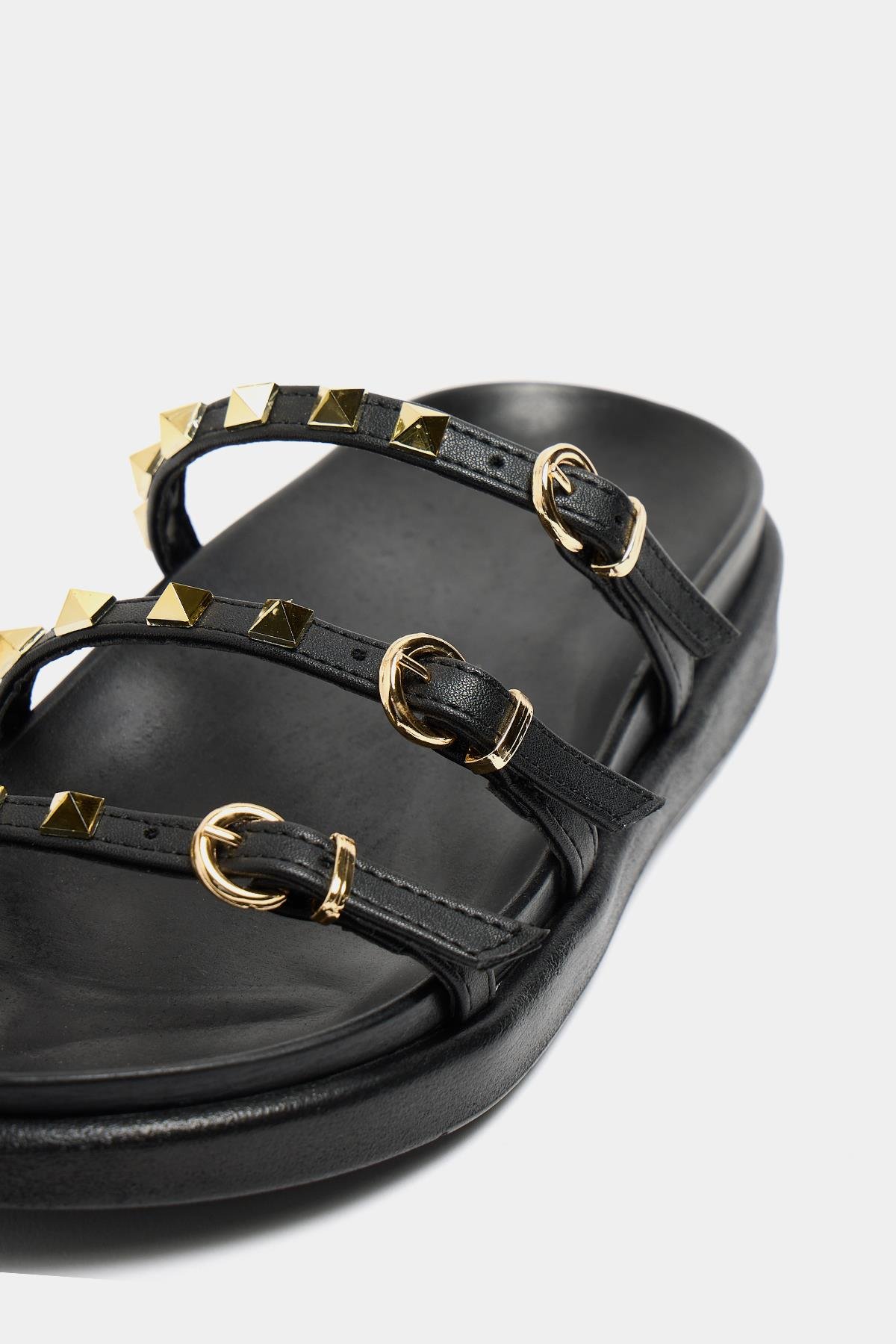 Gold Zımba Detaylı Trend Terlik Siyah