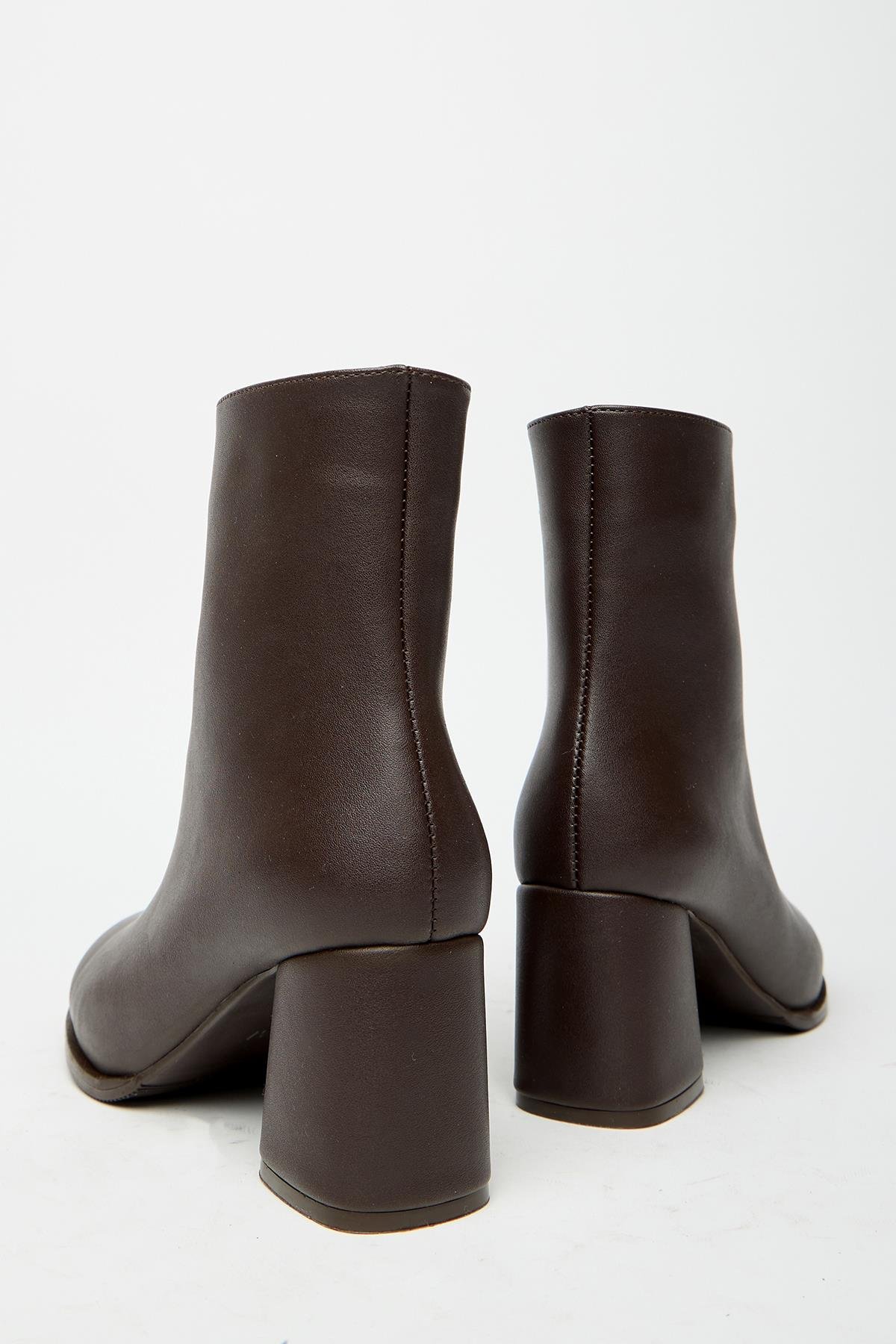 Kadın Kahverengi Topuklu Bot & Bootie – Fermuarlı Şık Günlük Bot