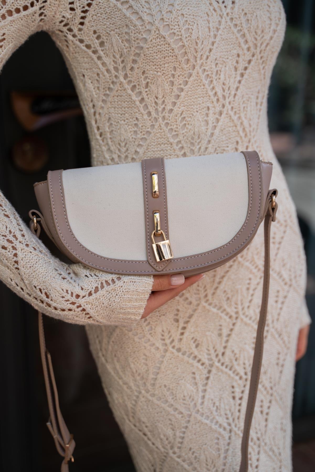 Koyu Vizon-Krem Kadın Kontrast Tasarım Çapraz Askılı Çanta