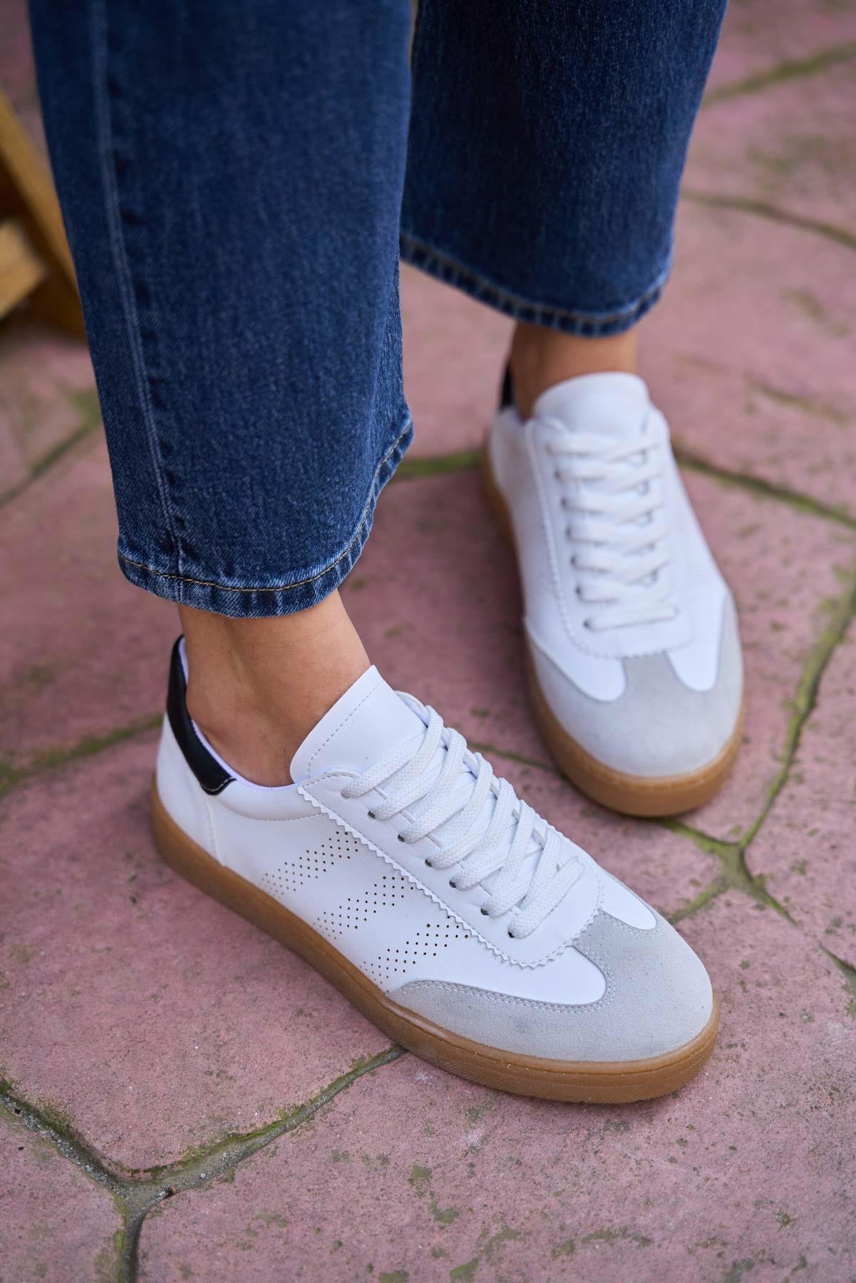 Logo Detaylı Spor Ayakkabı Beyaz-Siyah