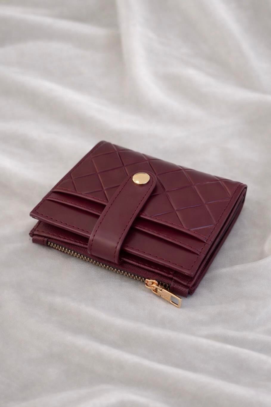Madamra Kapitone Kadın Cüzdan – Şık, ve Fonksiyonel Bordo