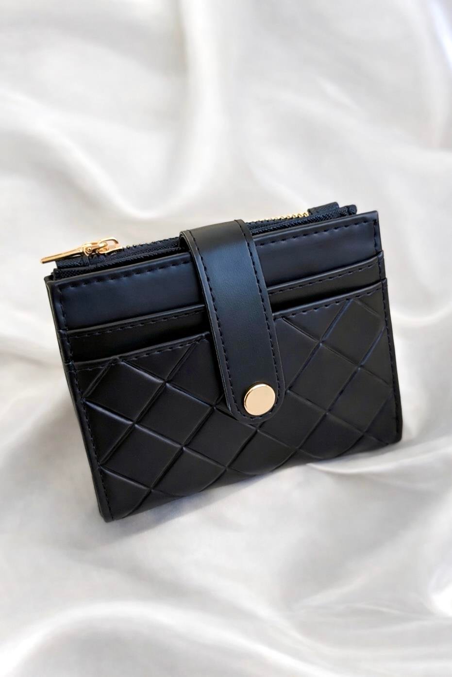 Madamra Kapitone Kadın Cüzdan – Şık, ve Fonksiyonel Siyah