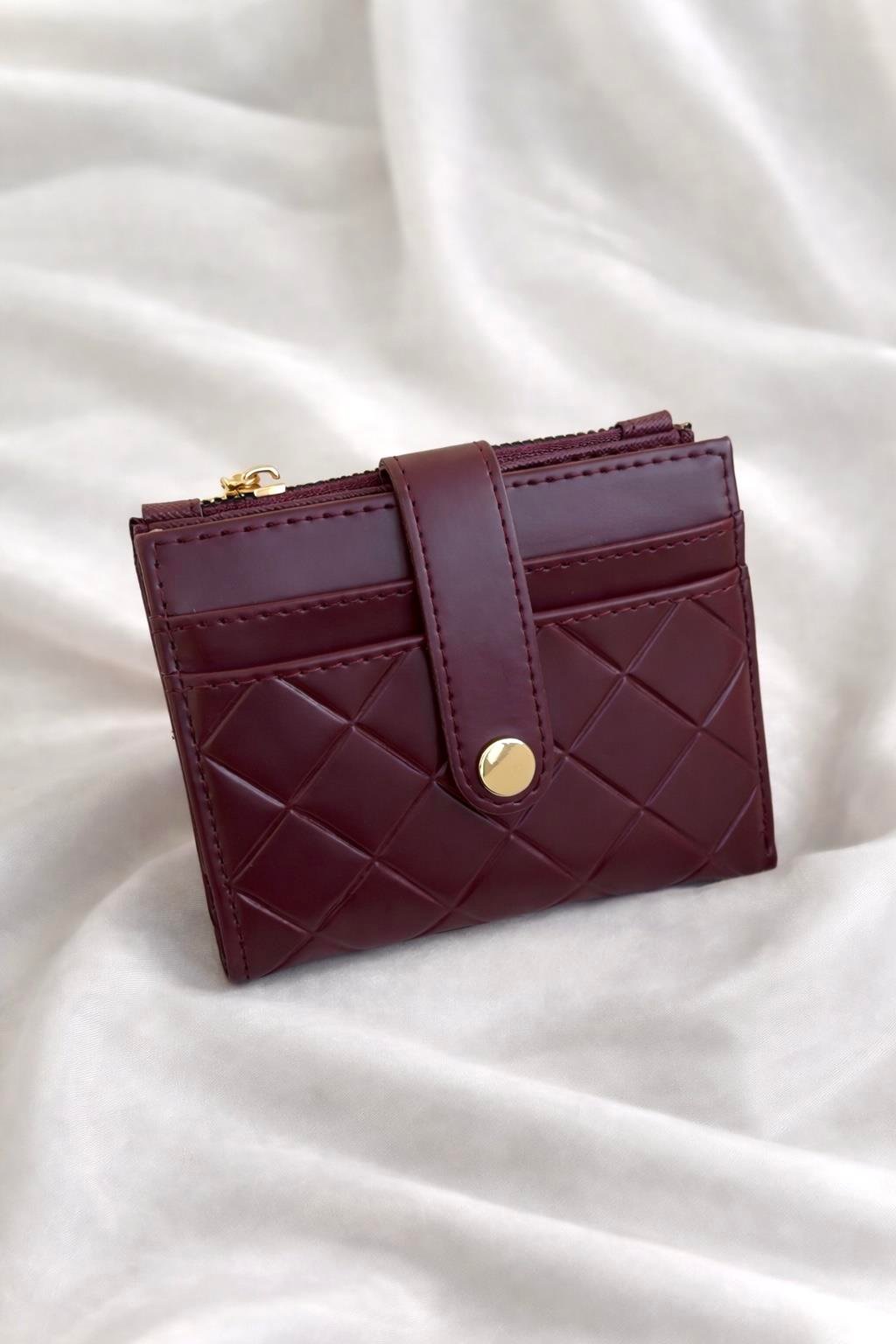 Madamra Kapitone Kadın Cüzdan – Şık, ve Fonksiyonel Bordo