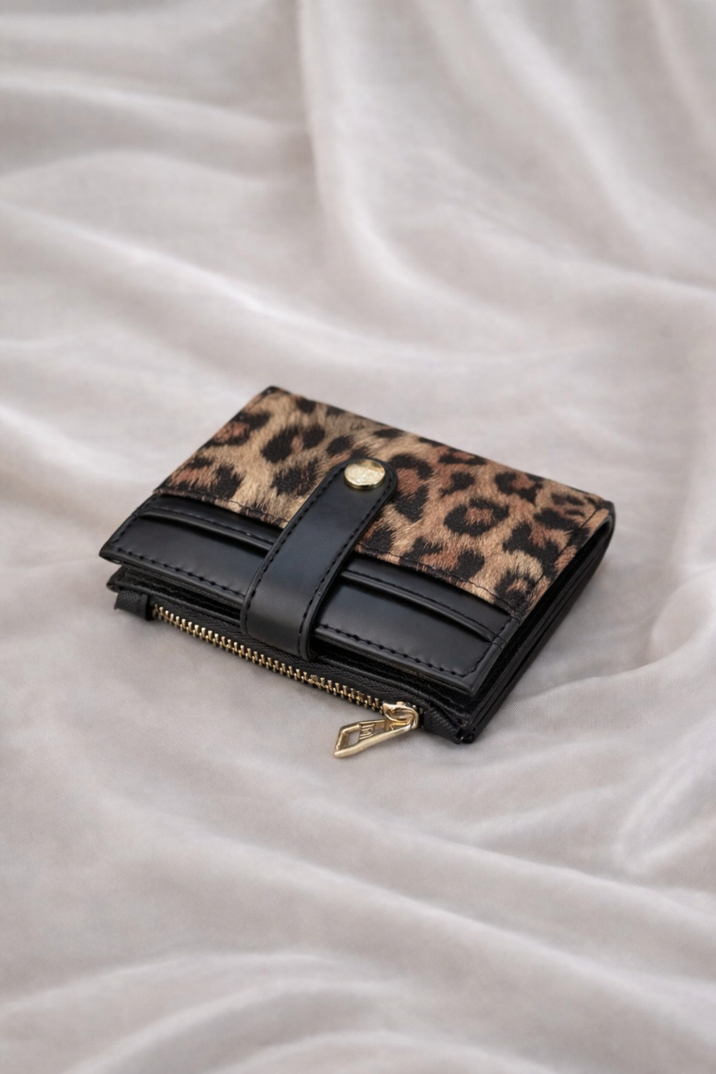 Madamra Kapitone Kadın Cüzdan – Şık, ve Fonksiyonel Leopar
