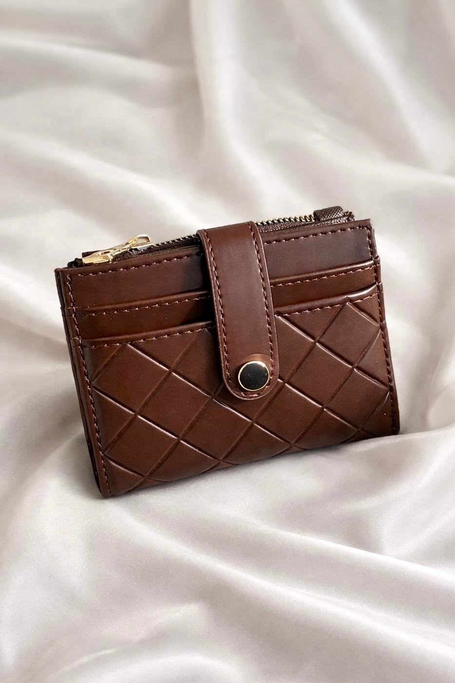 Madamra Kapitone Kadın Cüzdan – Şık, ve Fonksiyonel Kahverengi