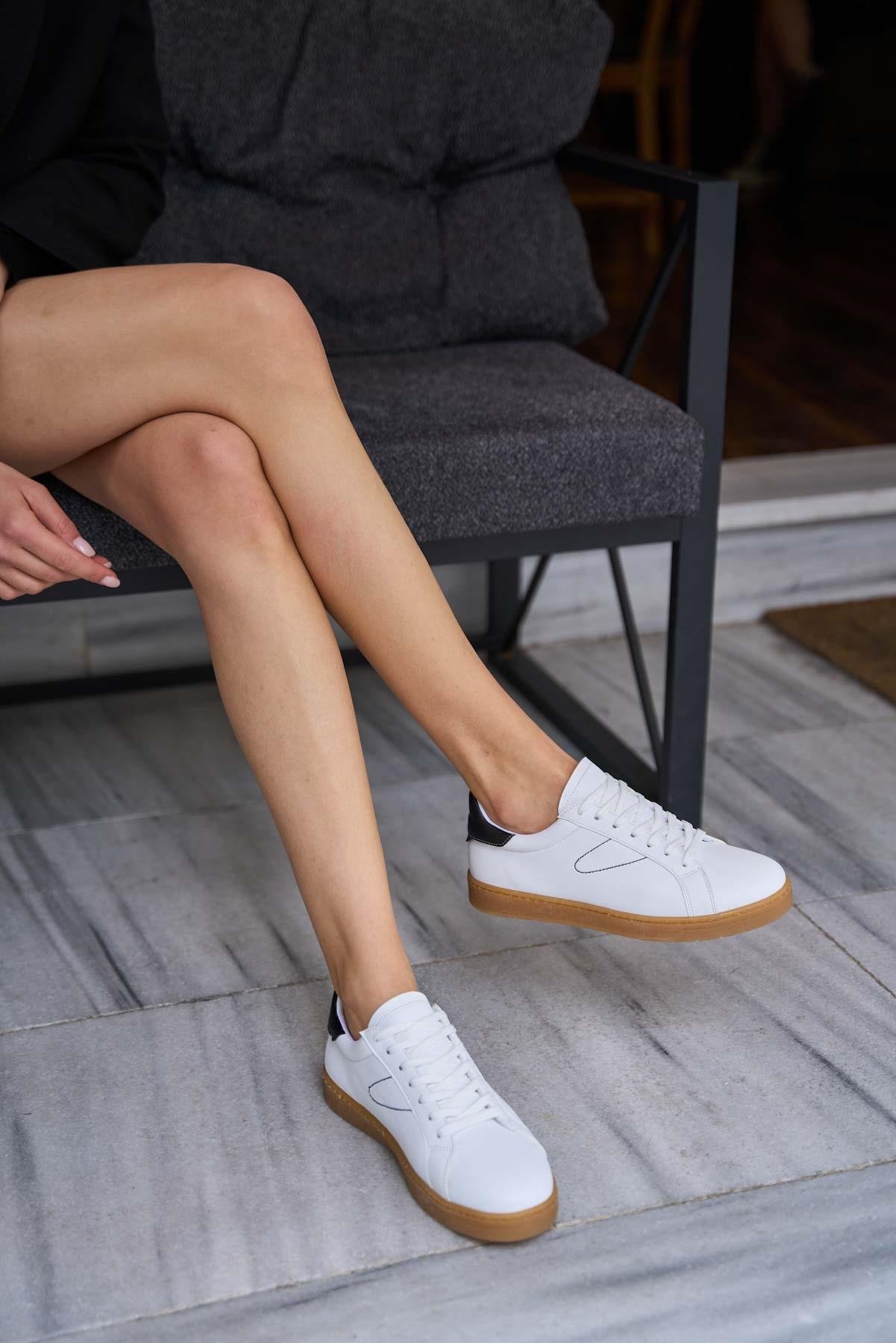 Retro Taban Detaylı Spor Ayakkabı Beyaz-Siyah