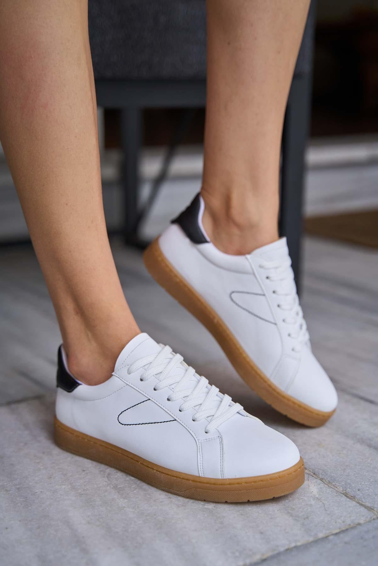 Retro Taban Detaylı Spor Ayakkabı Beyaz-Siyah