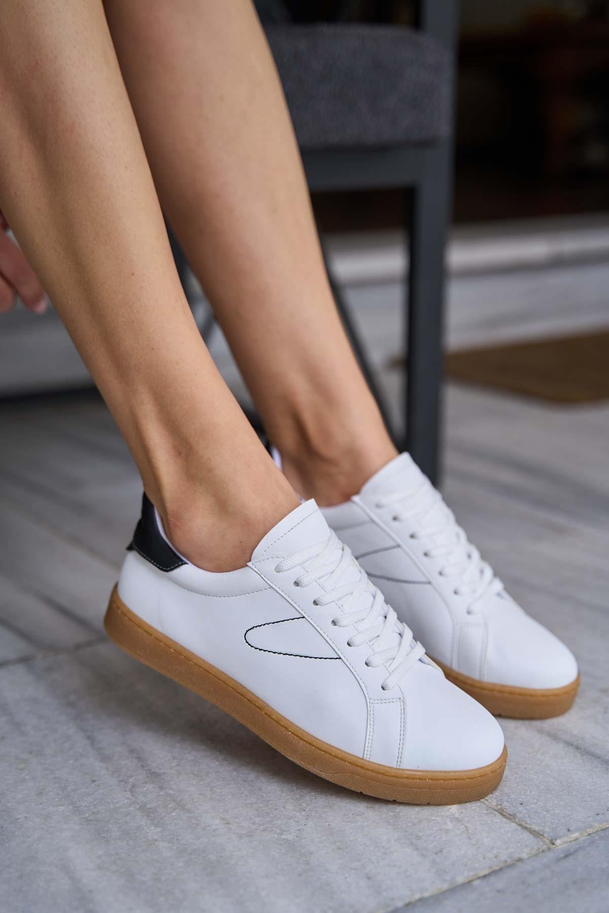 Retro Taban Detaylı Spor Ayakkabı Beyaz-Siyah