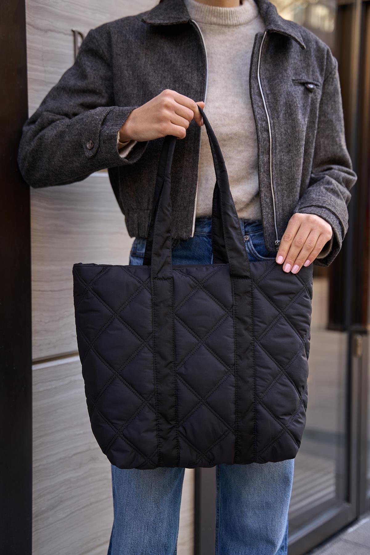 Taken Kapitone Desen Puf Kadın Çanta - Siyah