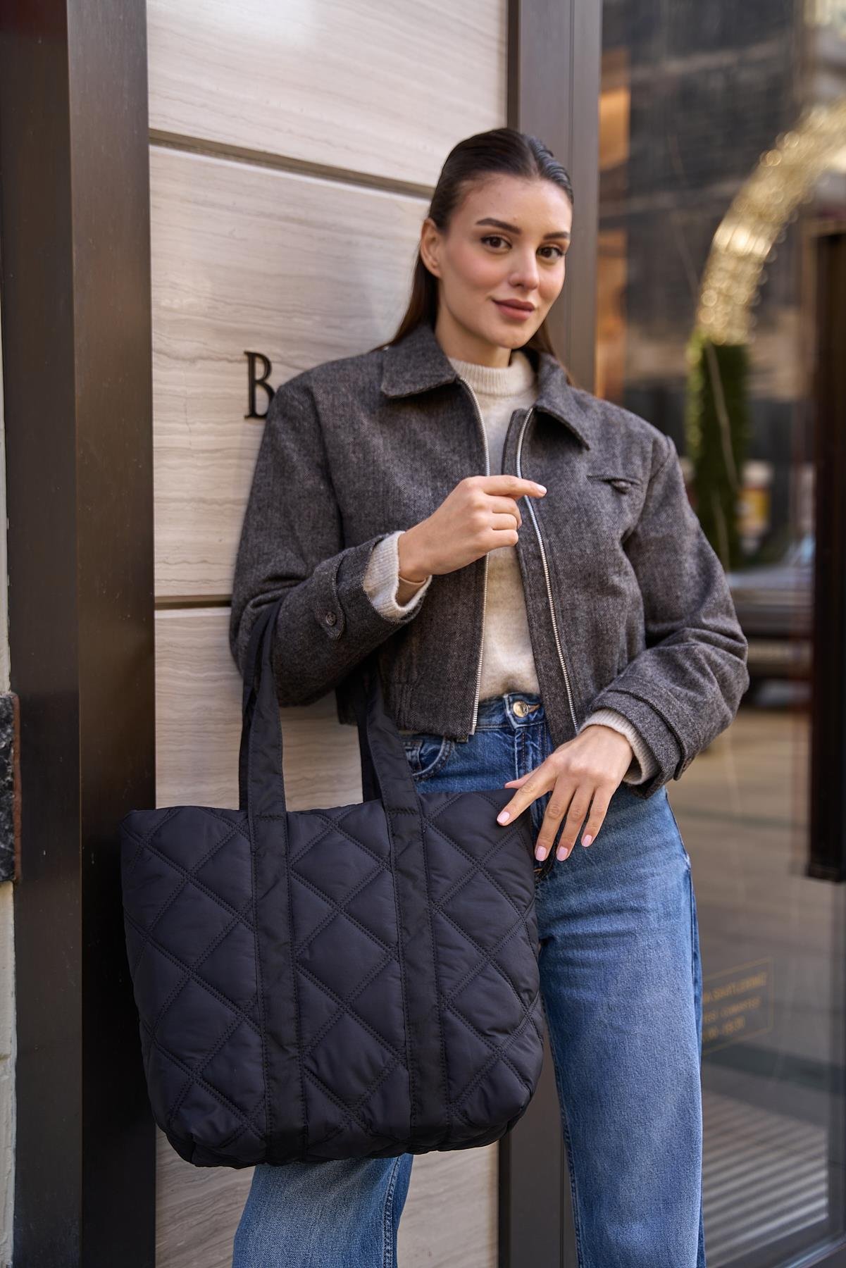 Taken Kapitone Desen Puf Kadın Çanta - Siyah