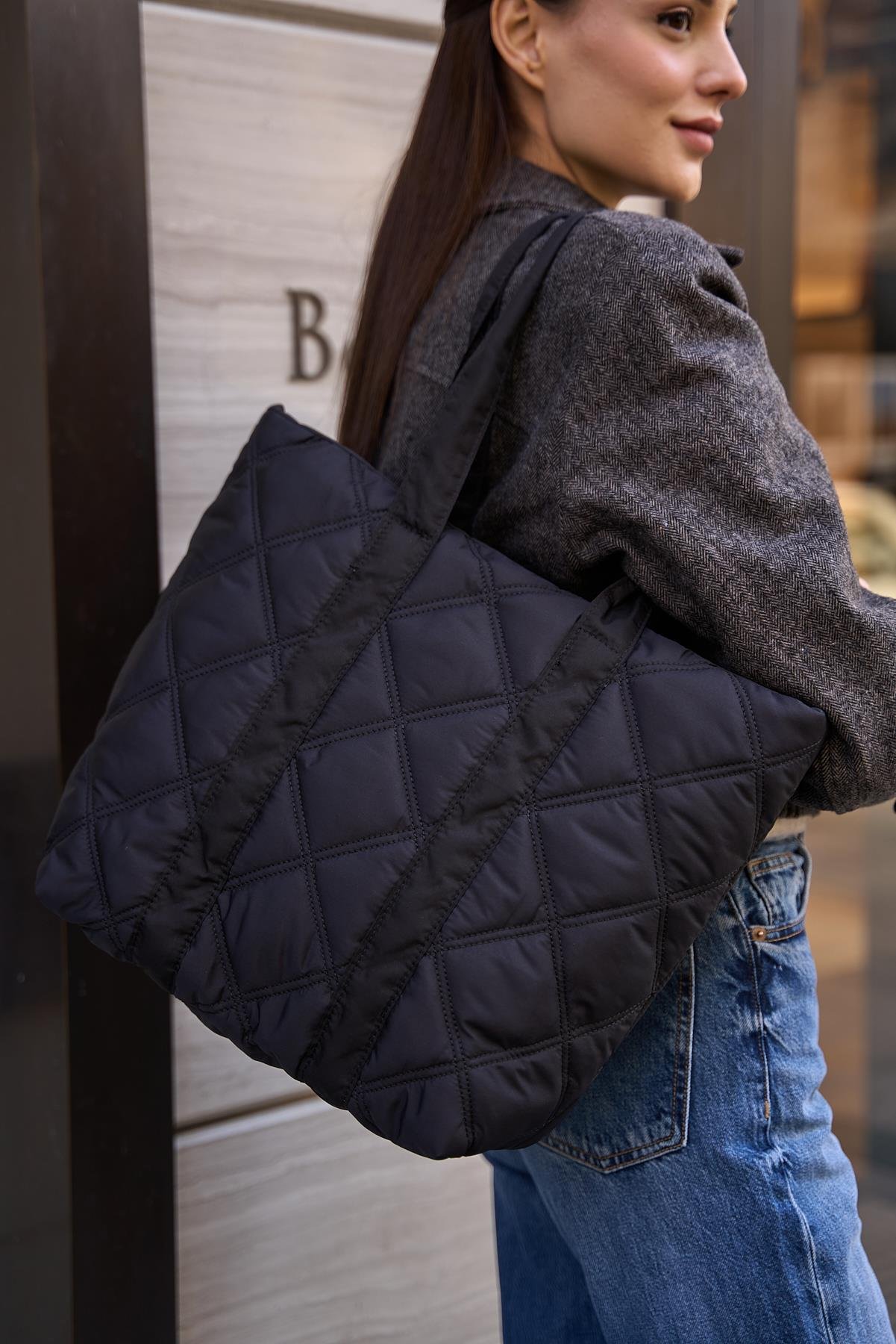 Taken Kapitone Desen Puf Kadın Çanta - Siyah