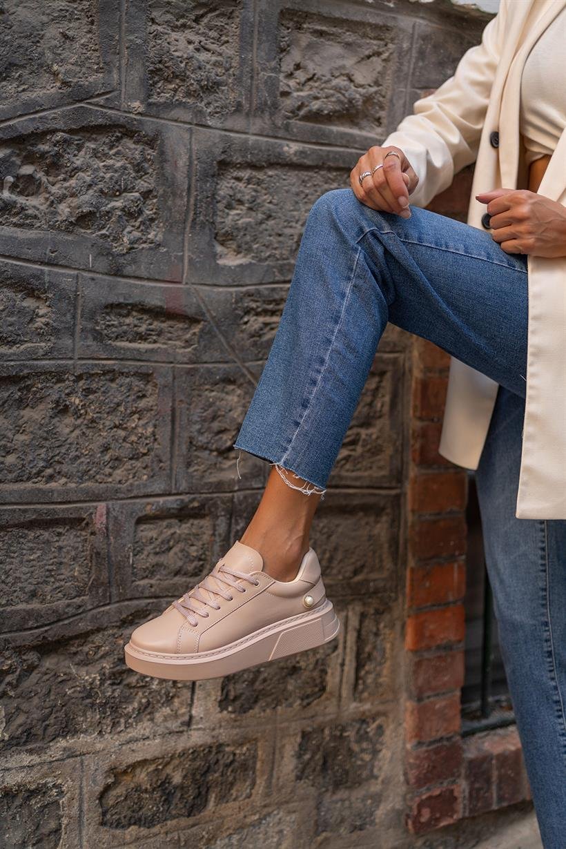 Vizon Kadın Yuvarlak Burunlu İnci Detaylı Önden Bağcıklı Sneaker