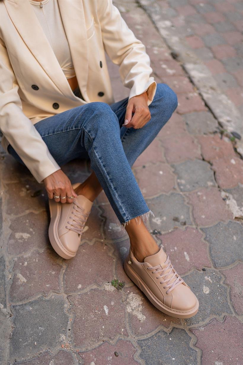 Vizon Kadın Yuvarlak Burunlu İnci Detaylı Önden Bağcıklı Sneaker