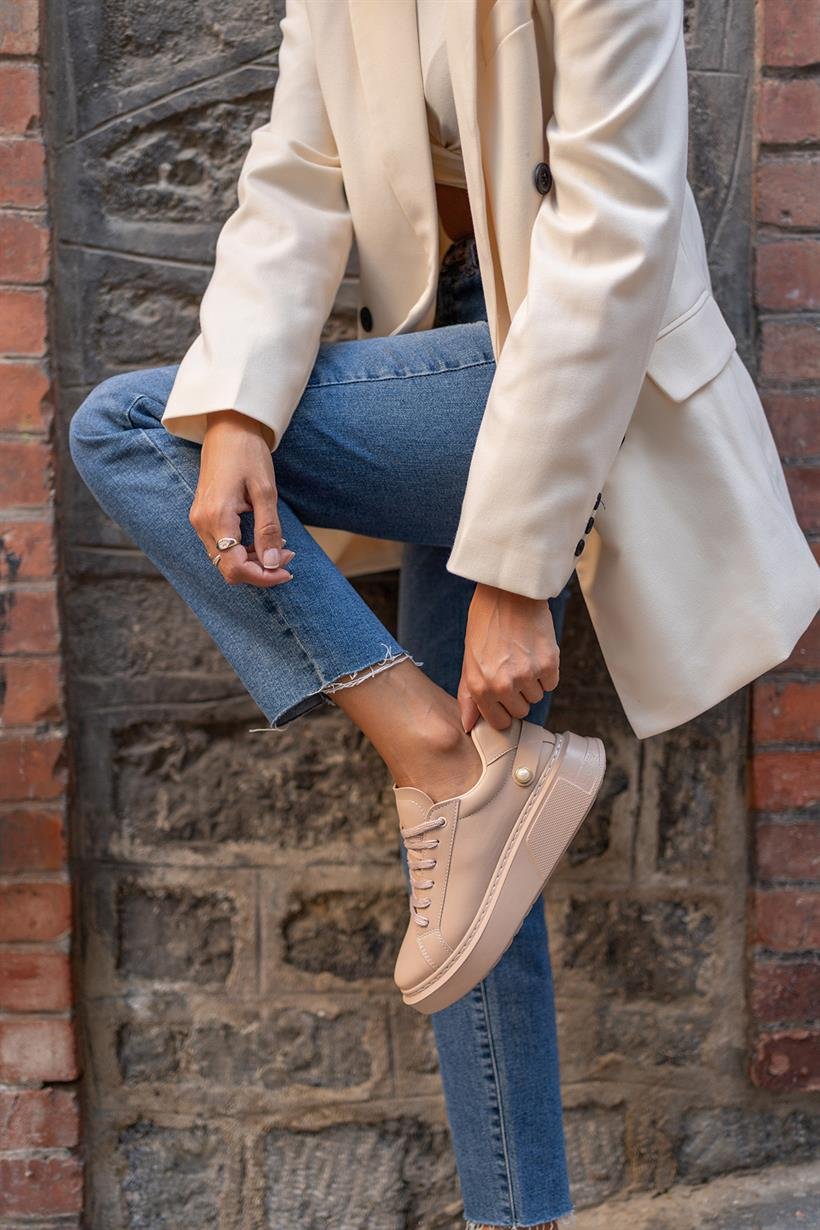 Vizon Kadın Yuvarlak Burunlu İnci Detaylı Önden Bağcıklı Sneaker