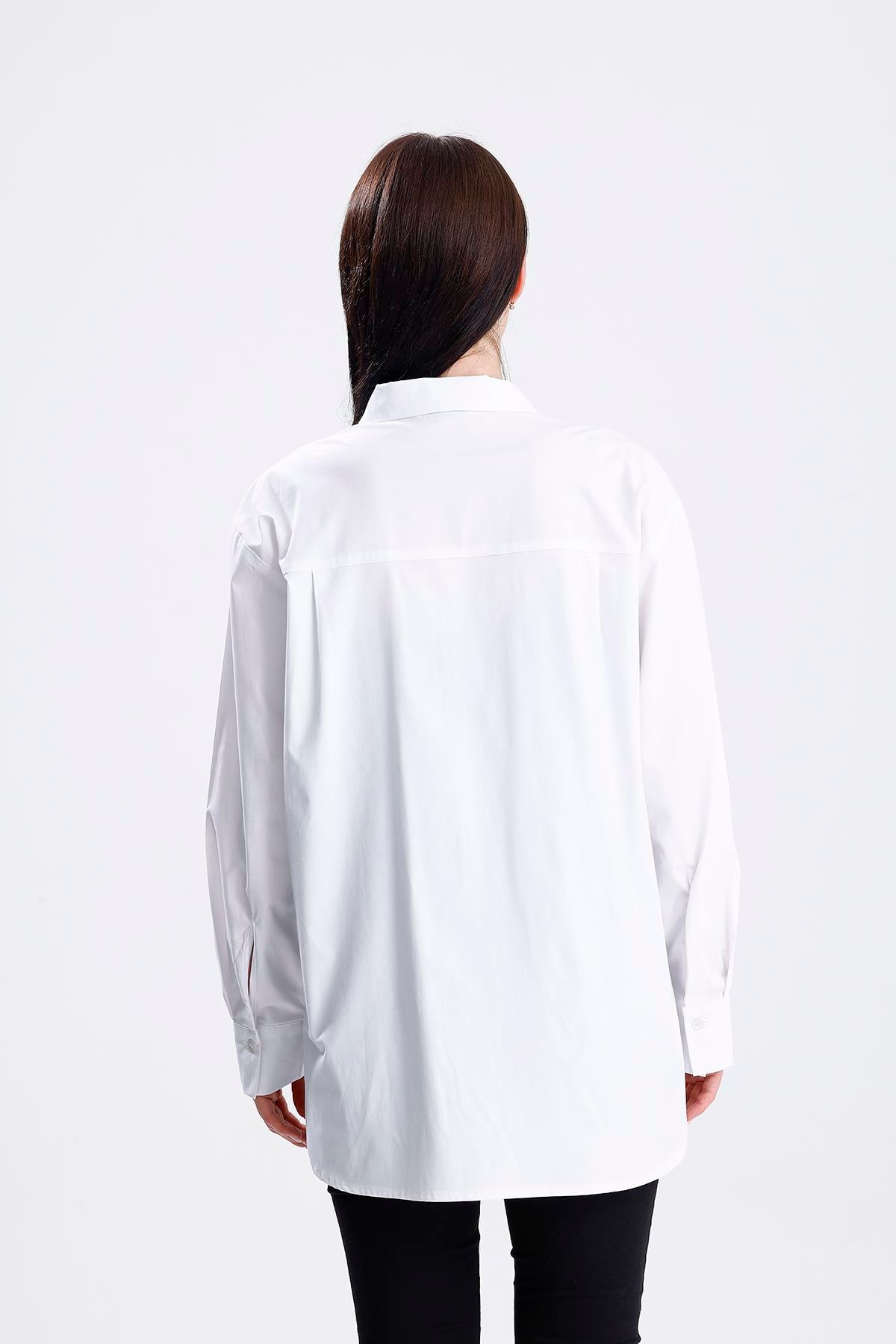 SWEETNESS Kadın Beyaz Oversize Likralı Uzun Kol Pamuklu GömlekSWEETNESS