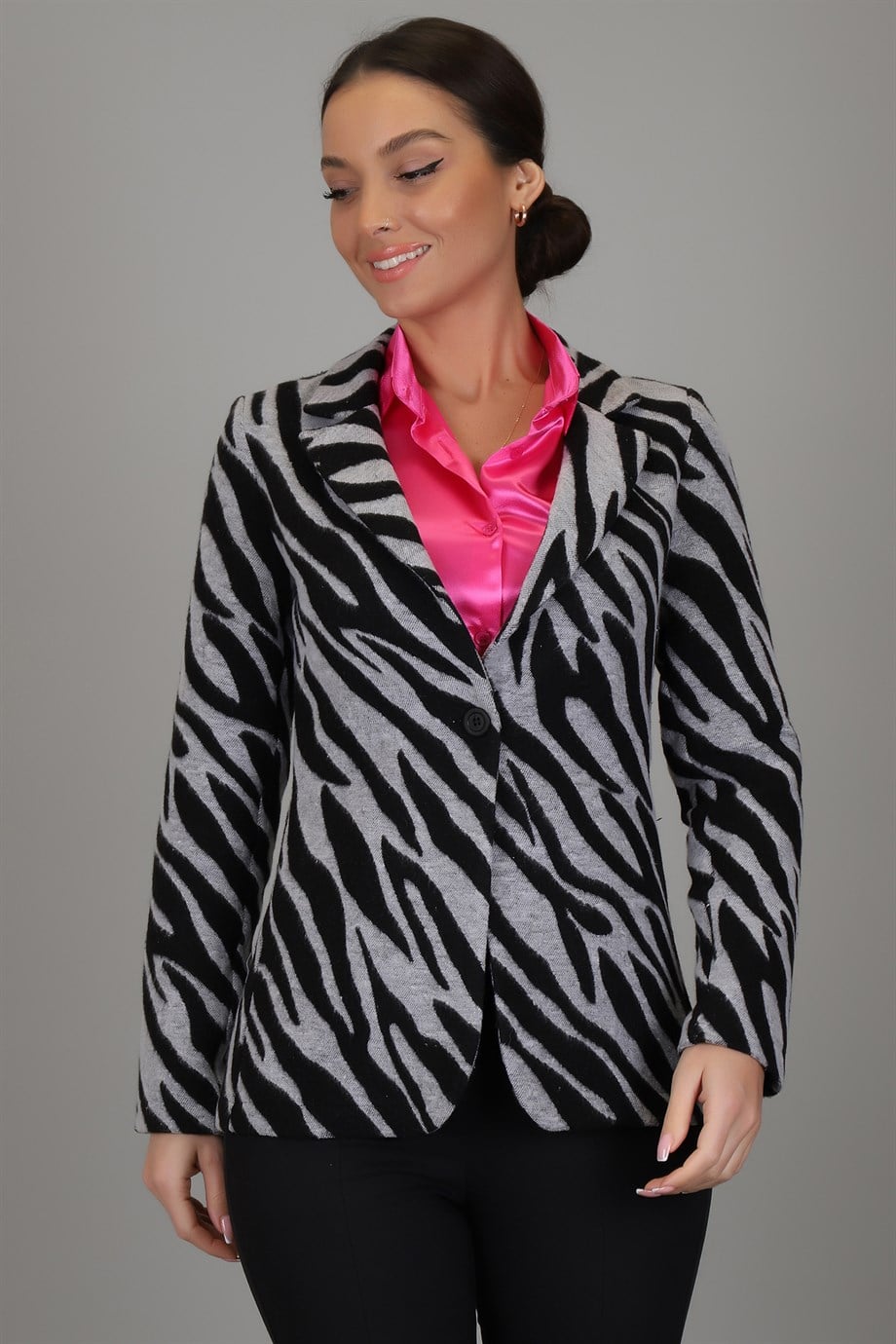 SWEETNESS Kadın Siyah Gri Zebra Desenli Astarsız Tek Düğme CeketSWEETNESS