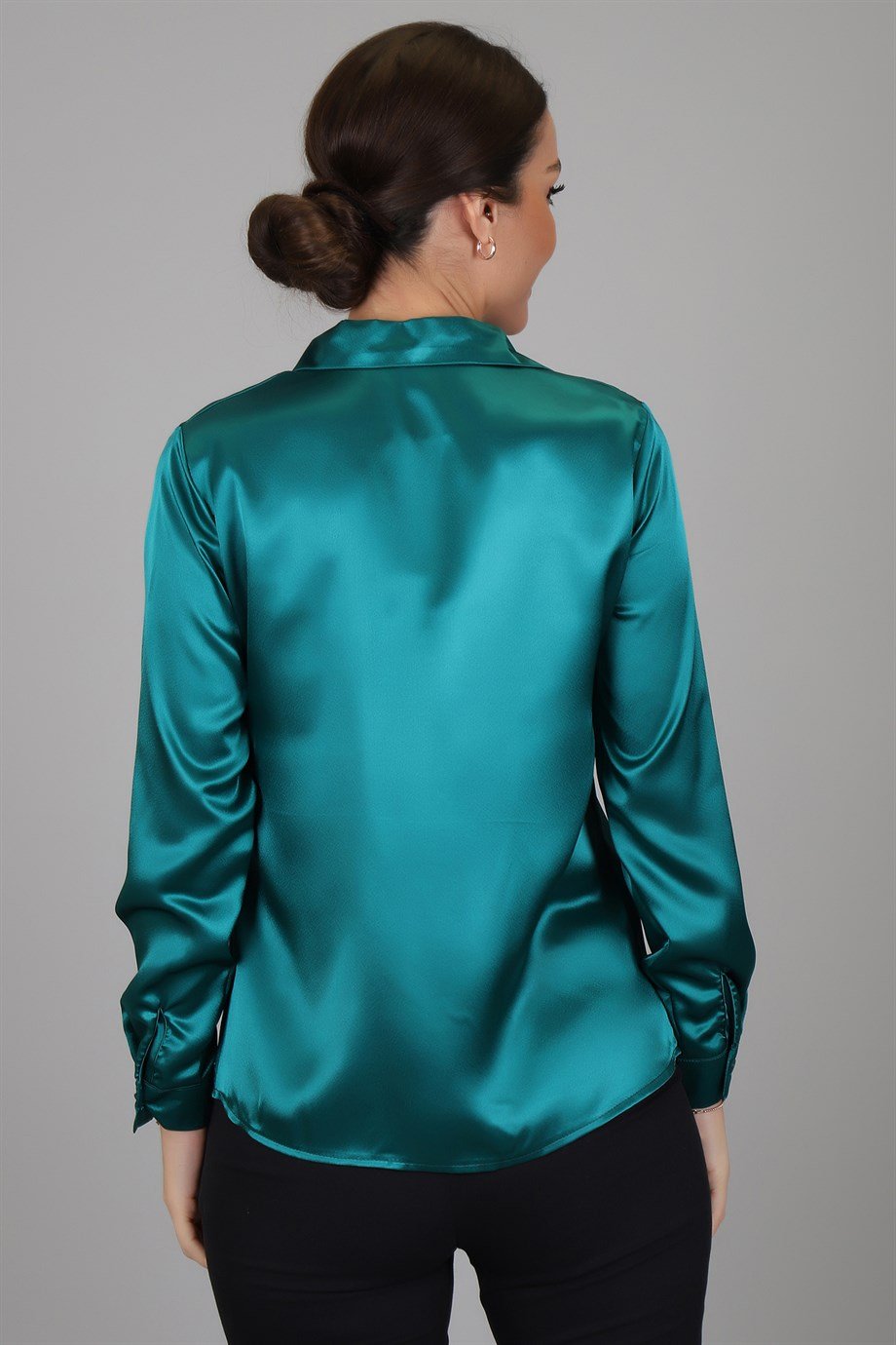 SWEETNESS Women's Emerald Green Satin ShirtSWEETNESS