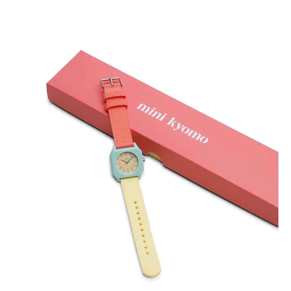Bubble Gum Watch Çocuk Kitapları Uzmanı - Children's Books Expert