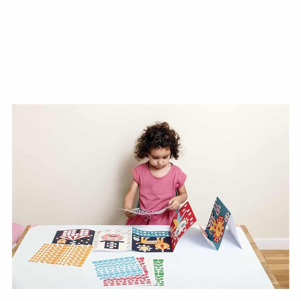 Circus - Panorama Stickers Çocuk Kitapları Uzmanı - Children's Books Expert