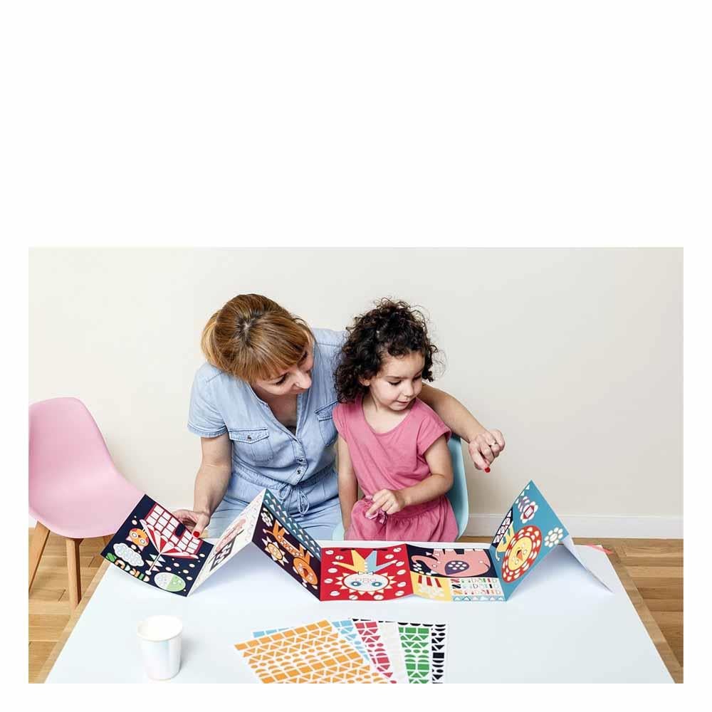 Circus - Panorama Stickers Çocuk Kitapları Uzmanı - Children's Books Expert