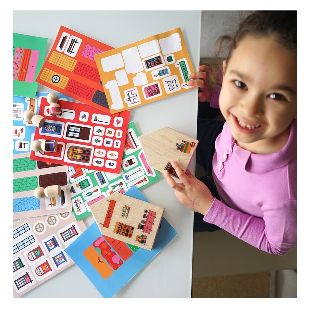 DECORATE IT YOURSELF Çocuk Kitapları Uzmanı - Children's Books Expert