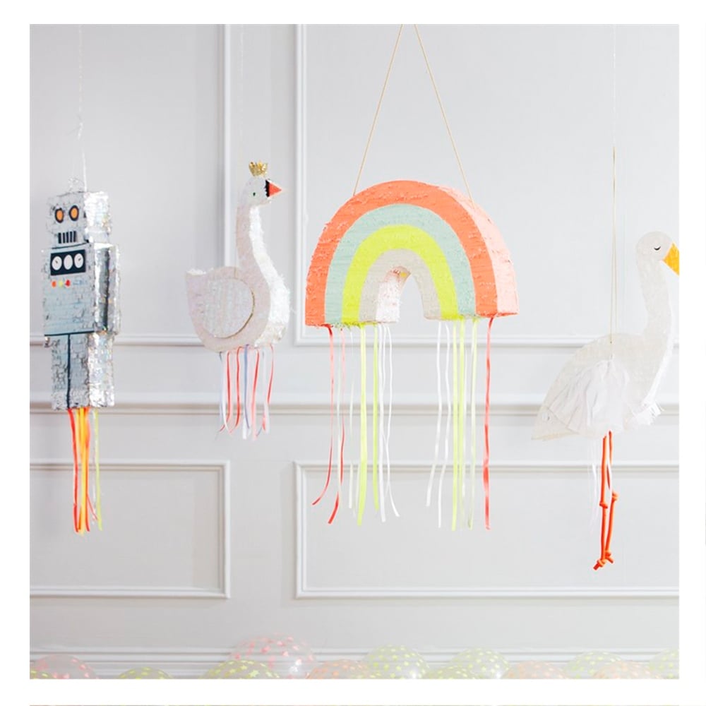 ROBOT PİNYATA Çocuk Kitapları Uzmanı - Children's Books Expert