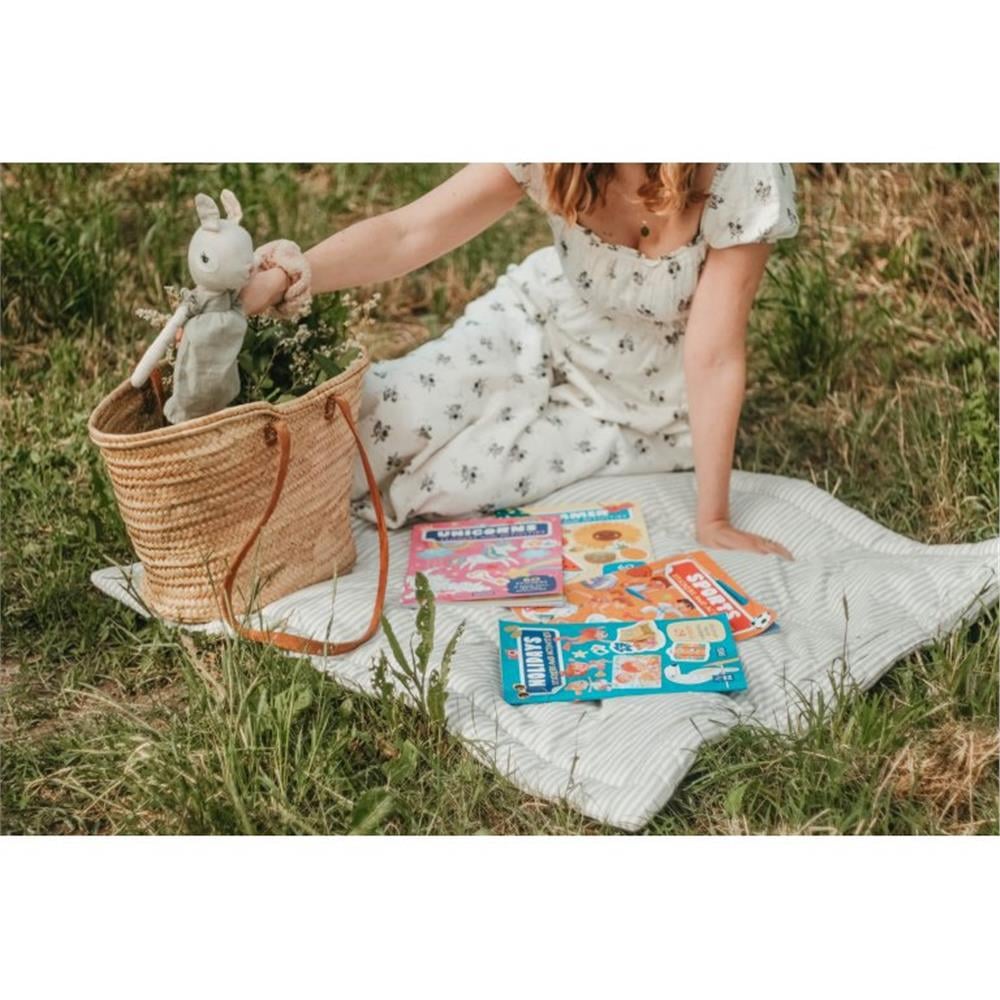 Sports - Sticker and Activities Çocuk Kitapları Uzmanı - Children's Books Expert